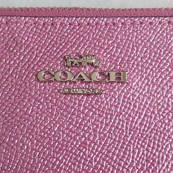 Coach Corner Zip Wristlet in Metallic Crossgrain Leather, SV/ Metallic B… - Picture 3 of 10